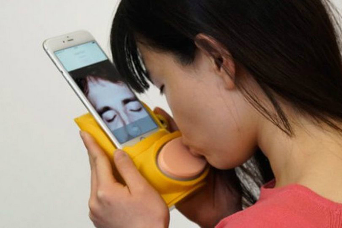 El móvil ya permite hasta besar en tiempo real